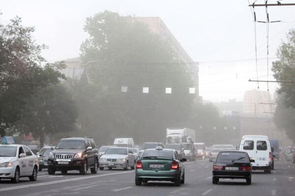 Загрязнение воздуха продолжает оставаться на опасных уровнях